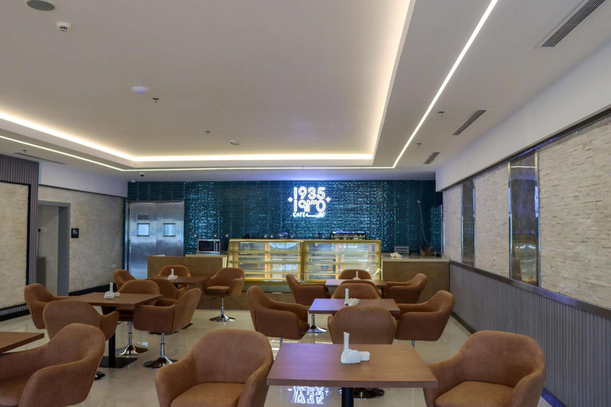 Best Western Plus Jeddah Hotel Madinah Road Exterior photo