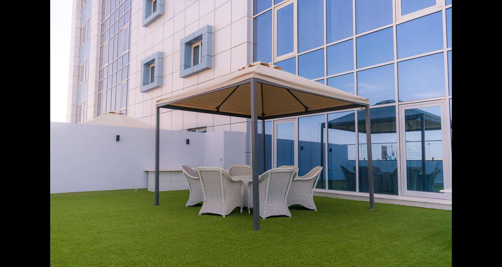 Best Western Plus Jeddah Hotel Madinah Road Exterior photo