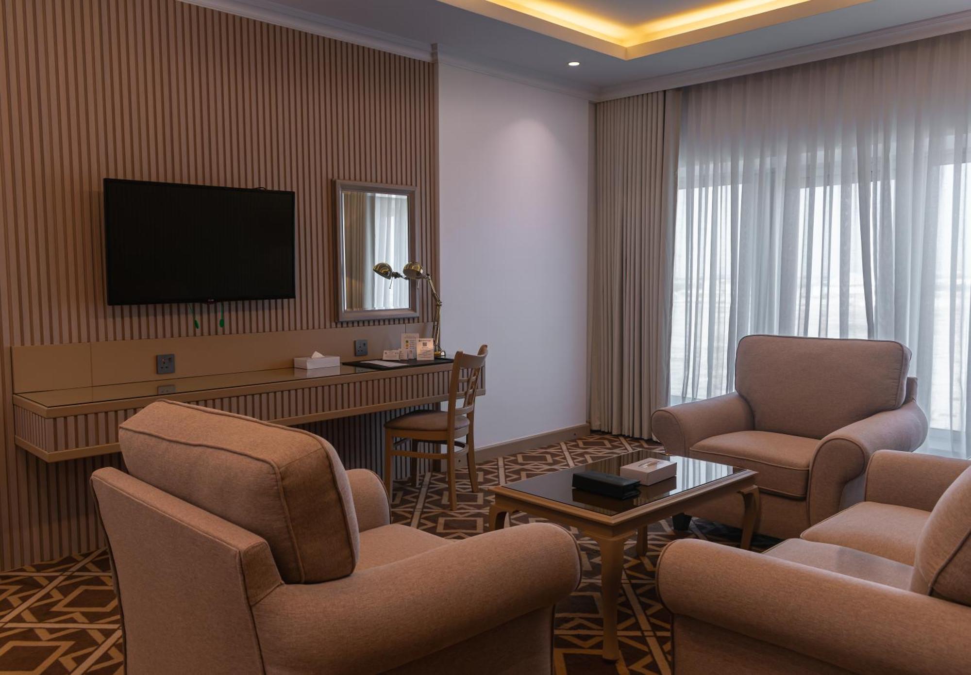 Best Western Plus Jeddah Hotel Madinah Road Exterior photo