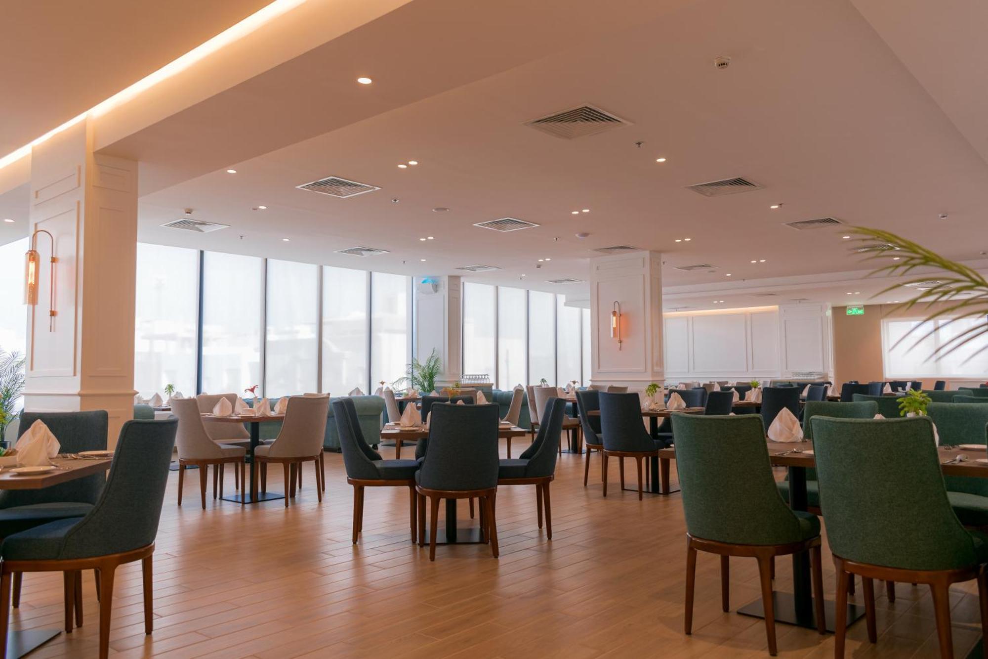Best Western Plus Jeddah Hotel Madinah Road Exterior photo